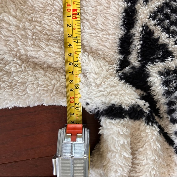 $169 Lucky Brand Geo Print Faux Fur Sherpa Jacket white black size M - Picture 6 of 9